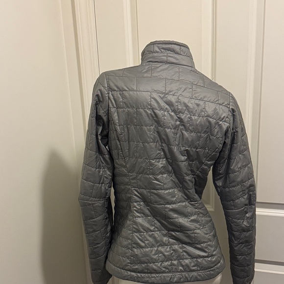 Patagonia Women's Gray Light Weight Quilted Puffer Jacket - Picture 8 of 10